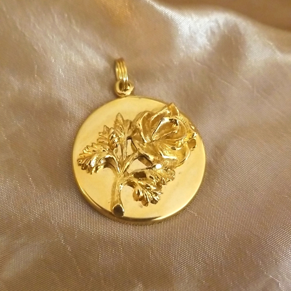 1886-1986 Avon Pendant